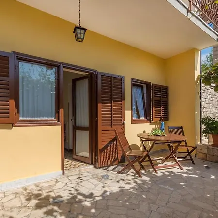 Lindi Gostinjska kuća